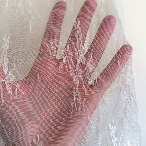 Macy’s | Cream Lace Long Sleeve Embroidered Top Size M - Picture 6 of 7